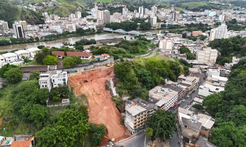 Prefeito de BM monitora obras de contenção no bairro Ano Bom